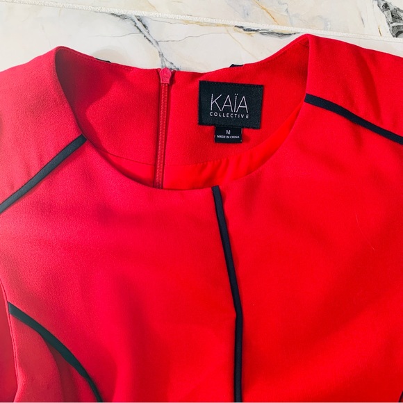 Red fitted dress with navy piping accents - Picture 4 of 6